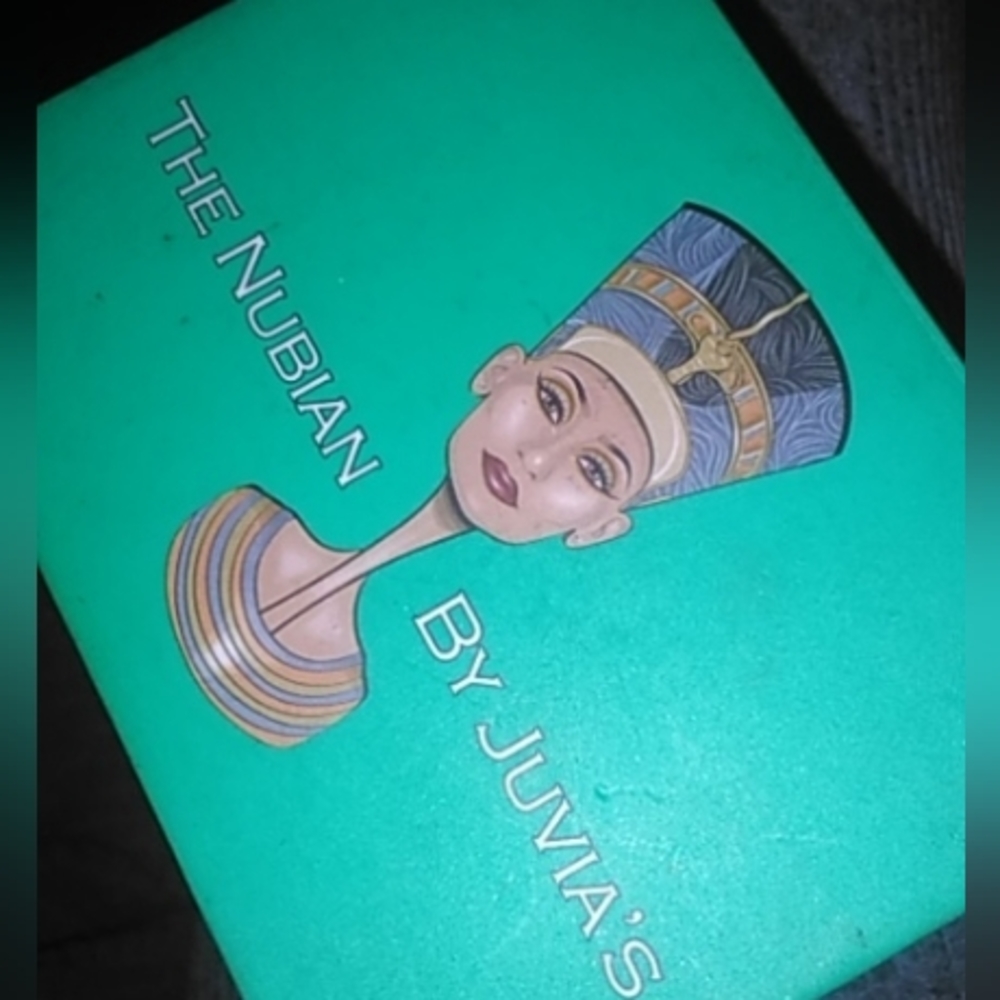 Juvia's Place eyeshadow palette